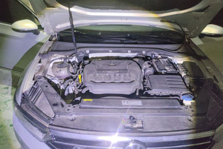 Used Volkswagen Magotan 2019 330TSI DSG Leading Edition China V Standard Engine Bay Right