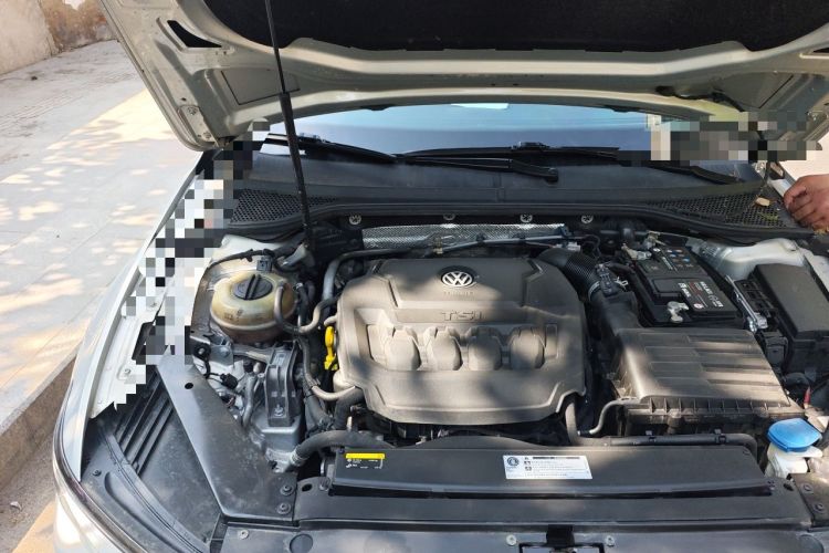 Used Volkswagen Magotan 2019 330TSI DSG Leading Edition China V Standard Engine Bay Right