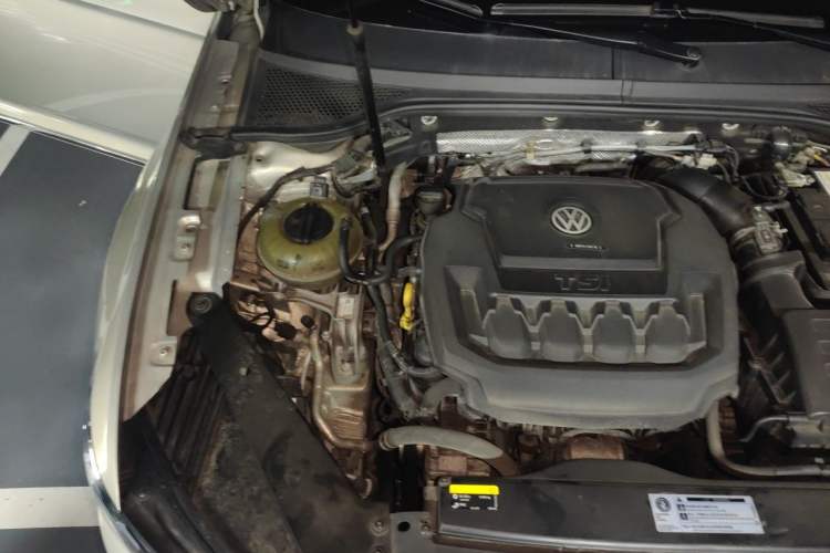 Used Volkswagen Magotan 2019 330TSI DSG Luxury Model China V Standard Engine Bay Right
