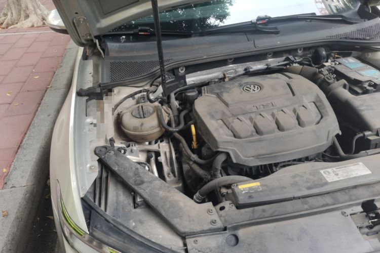 Used Volkswagen Magotan 2019 330TSI DSG Luxury Version China VI Standard Engine Bay Right