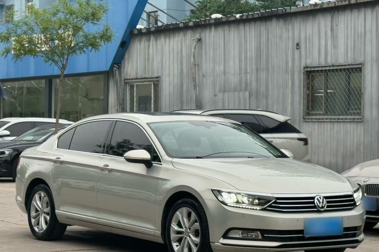 Used Volkswagen Magotan 2019 330TSI DSG Luxury Version China VI Standard Exterior 1