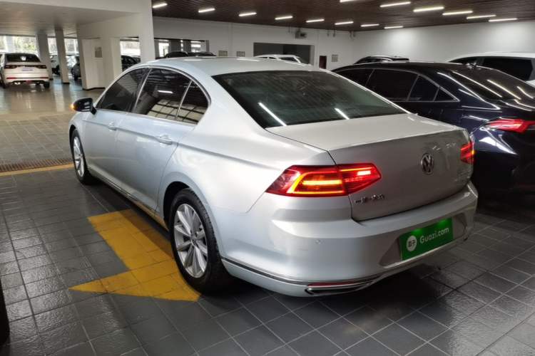 Used Volkswagen Magotan 2019 330TSI DSG Leading Model China VI Standard Exterior 2