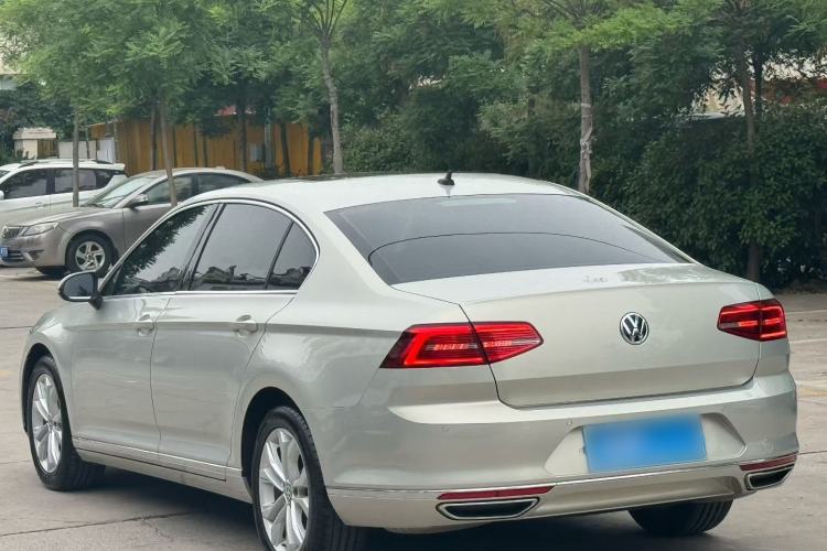 Used Volkswagen Magotan 2019 330TSI DSG Luxury Version China VI Standard Exterior 2