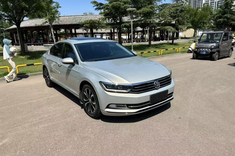 Used Volkswagen Magotan 2019 330TSI DSG Luxury Version China VI Standard Exterior 3
