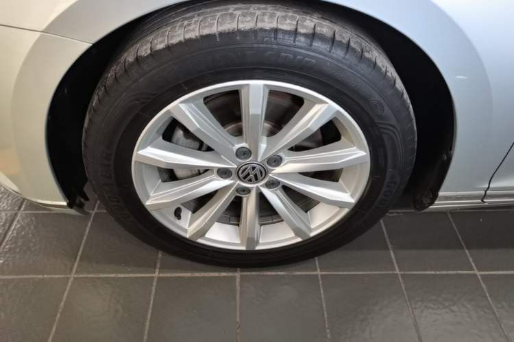 Used Volkswagen Magotan 2019 330TSI DSG Leading Model China VI Standard Exterior 4
