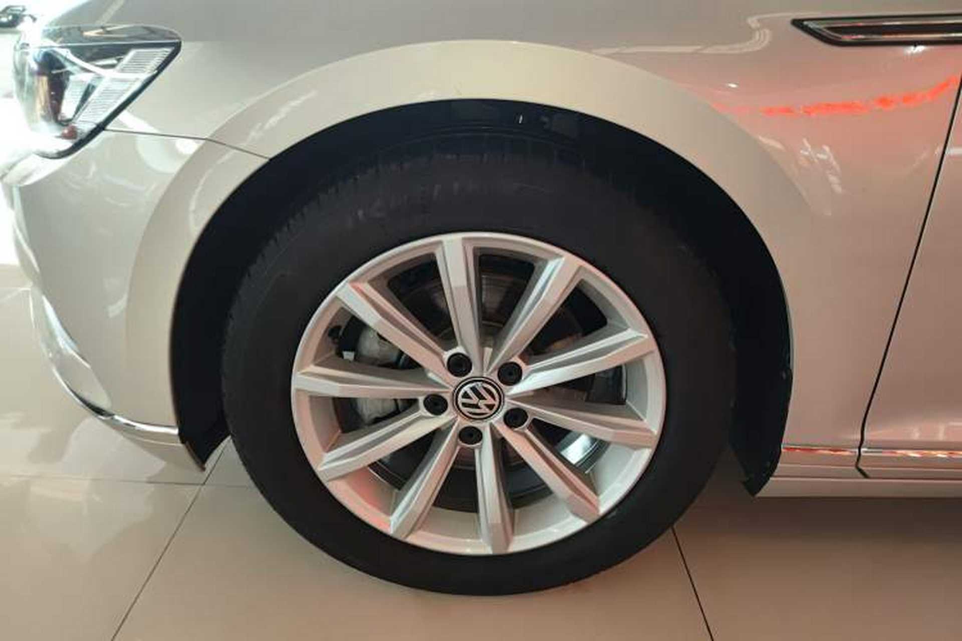 Used Volkswagen Magotan 2019 330TSI DSG Leading Edition China V Standard Exterior 4