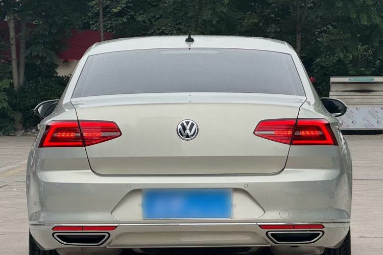 Used Volkswagen Magotan 2019 330TSI DSG Luxury Version China VI Standard Exterior 4