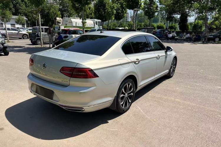 Used Volkswagen Magotan 2019 330TSI DSG Luxury Version China VI Standard Exterior 4