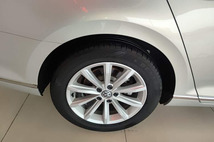 Used Volkswagen Magotan 2019 330TSI DSG Leading Edition China V Standard Exterior 5