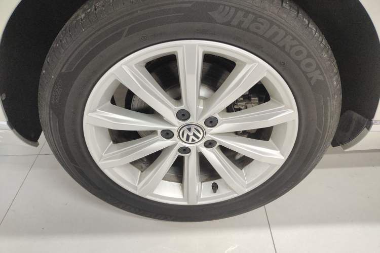 Used Volkswagen Magotan 2019 330TSI DSG Leading Model China VI Standard Exterior 5
