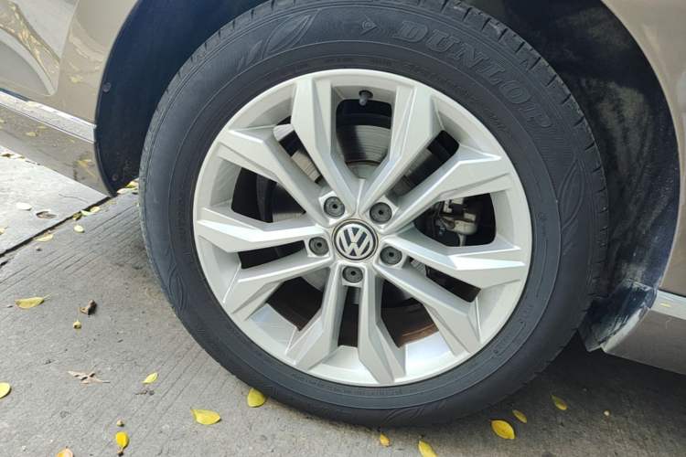 Used Volkswagen Magotan 2019 330TSI DSG Luxury Model China V Standard Exterior 5