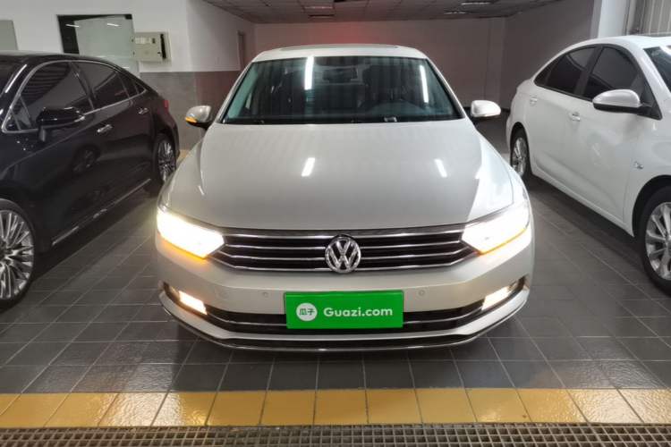 Used Volkswagen Magotan 2019 330TSI DSG Leading Model China VI Standard Front