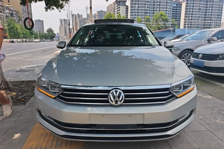 Used Volkswagen Magotan 2019 330TSI DSG Luxury Version China VI Standard Front