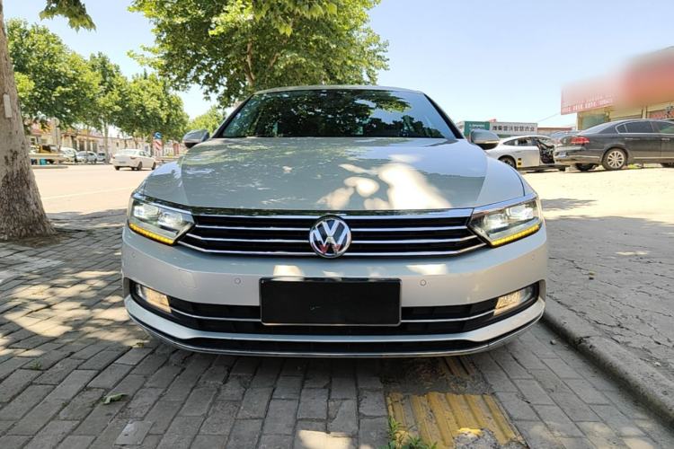 Used Volkswagen Magotan 2019 330TSI DSG Luxury Version China VI Standard Front
