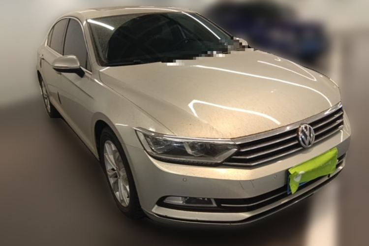 Used Volkswagen Magotan 2019 330TSI DSG Luxury Model China V Standard Front Right 45 Deg