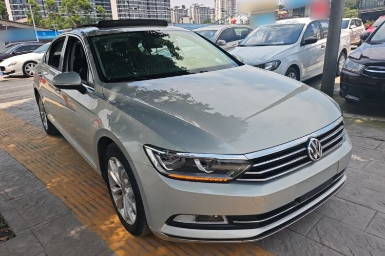 Used Volkswagen Magotan 2019 330TSI DSG Luxury Version China VI Standard Front Right 45 Deg