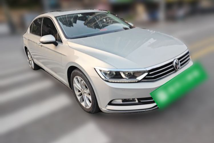 Used Volkswagen Magotan 2019 330TSI DSG Luxury Version China VI Standard Front Right 45 Deg