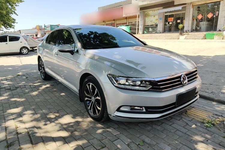 Used Volkswagen Magotan 2019 330TSI DSG Luxury Version China VI Standard Front Right 45 Deg