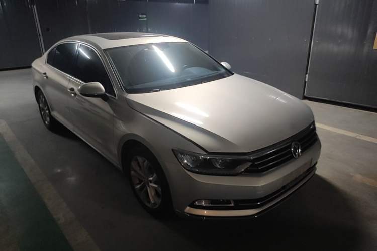 Used Volkswagen Magotan 2019 330TSI DSG Luxury Version China VI Standard Front Right 45 Deg