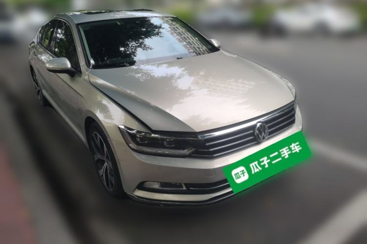 Used Volkswagen Magotan 2019 330TSI DSG Luxury Version China VI Standard Front Right 45 Deg