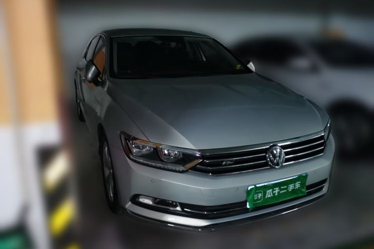Used Volkswagen Magotan 2019 330TSI DSG Luxury Version China VI Standard Front Right 45 Deg