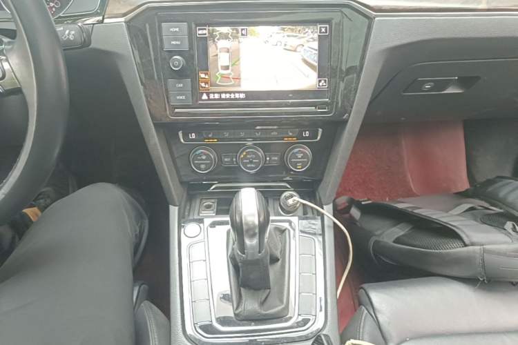 Used Volkswagen Magotan 2019 330TSI DSG Luxury Version China VI Standard Gear Lever