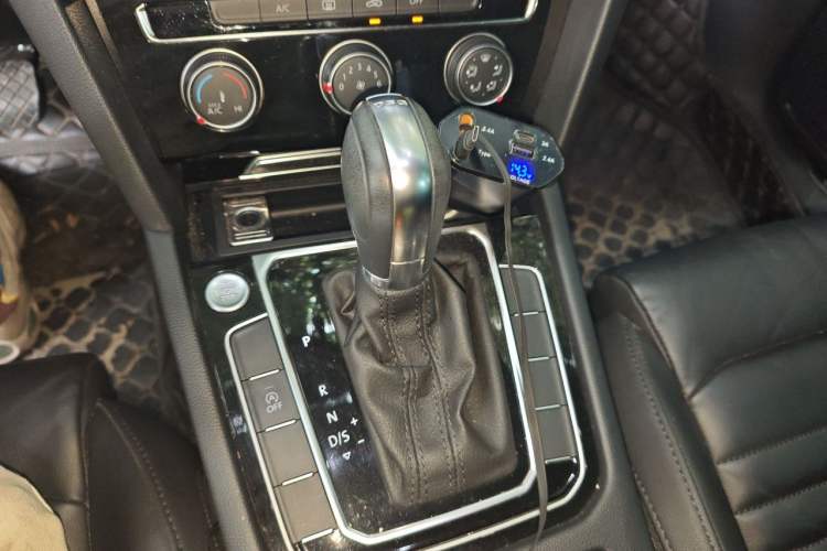 Used Volkswagen Magotan 2019 330TSI DSG Leading Model China VI Standard Gear Lever