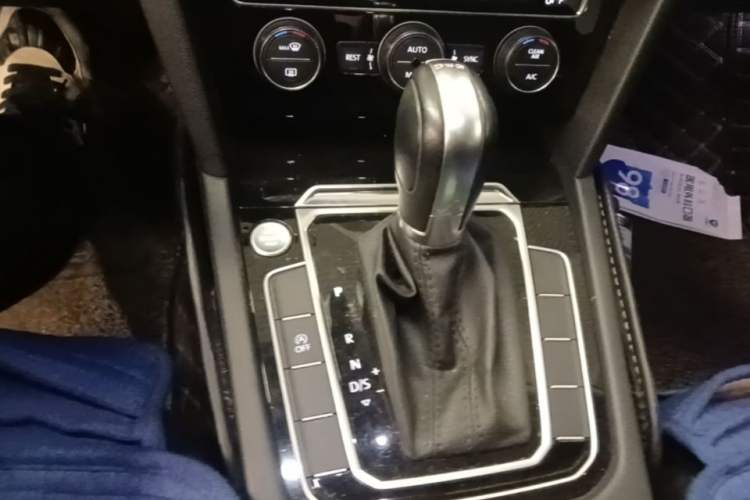 Used Volkswagen Magotan 2019 330TSI DSG Luxury Model China V Standard Gear Lever