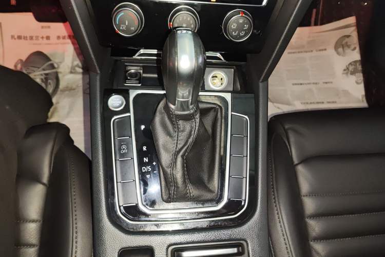 Used Volkswagen Magotan 2019 330TSI DSG Leading Edition China V Standard Gear Lever