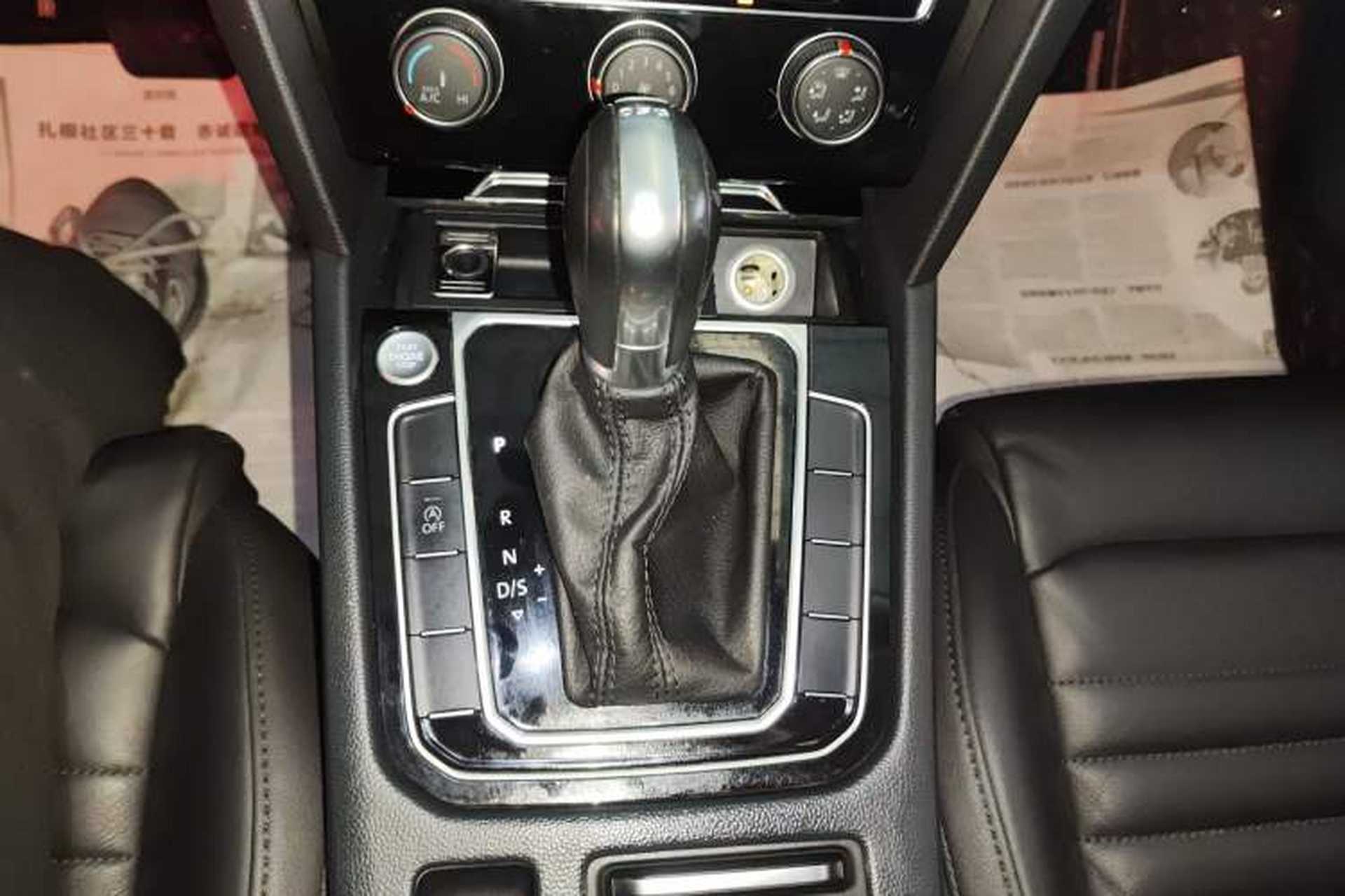 Used Volkswagen Magotan 2019 330TSI DSG Leading Edition China V Standard Gear Lever