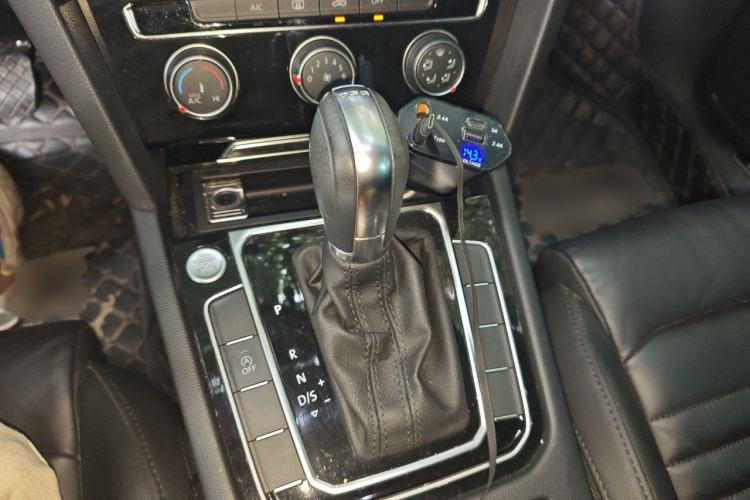 Used Volkswagen Magotan 2019 330TSI DSG Leading Model China VI Standard Gear Lever