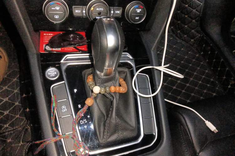Used Volkswagen Magotan 2019 330TSI DSG Luxury Model China V Standard Gear Lever