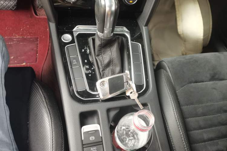 Used Volkswagen Magotan 2019 330TSI DSG Luxury Version China VI Standard Gear Lever
