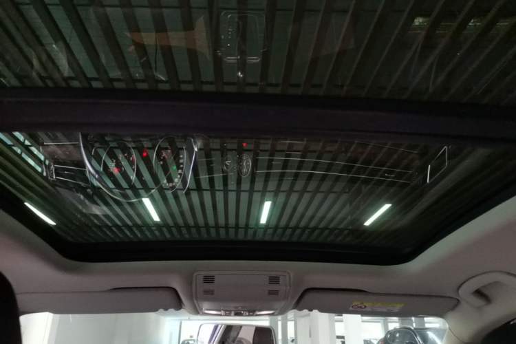Used Volkswagen Magotan 2019 330TSI DSG Leading Model China VI Standard Headliner