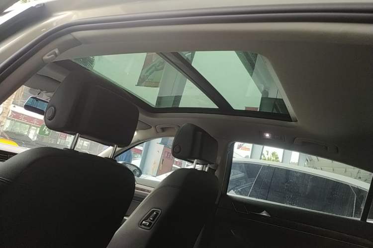Used Volkswagen Magotan 2019 330TSI DSG Luxury Model China V Standard Headliner