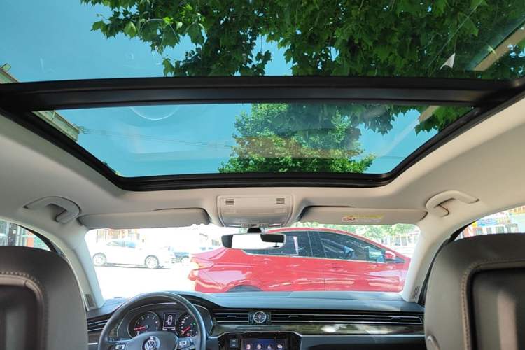 Used Volkswagen Magotan 2019 330TSI DSG Luxury Version China VI Standard Headliner