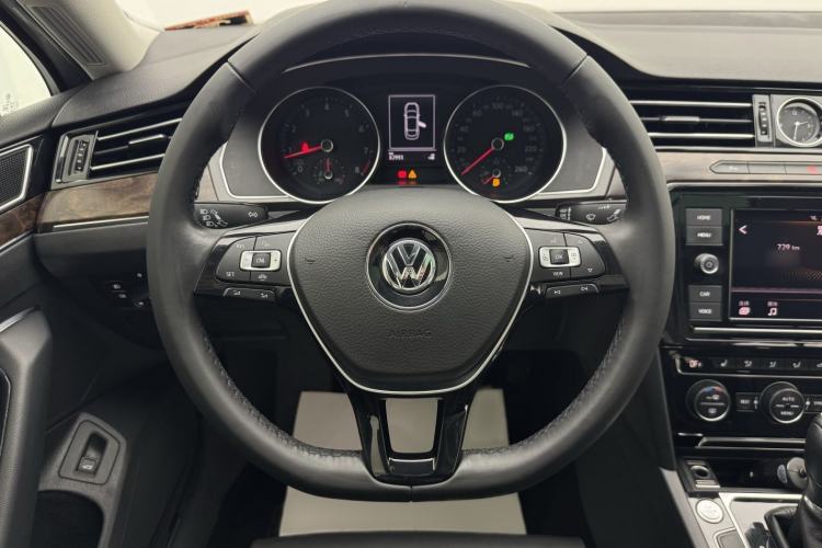 Used Volkswagen Magotan 2019 380TSI DSG Luxury Model China V Standard Interior 7