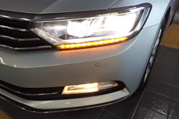 Used Volkswagen Magotan 2019 330TSI DSG Leading Model China VI Standard Left Front Headlight