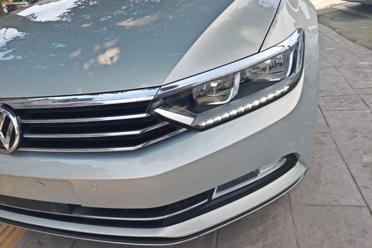 Used Volkswagen Magotan 2019 330TSI DSG Luxury Version China VI Standard Left Front Headlight