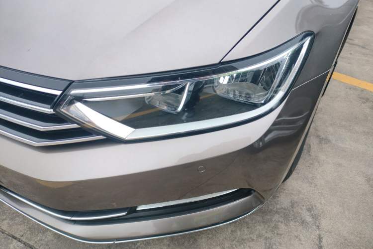 Used Volkswagen Magotan 2019 280TSI DSG Comfort Model China VI Standard Left Front Headlight