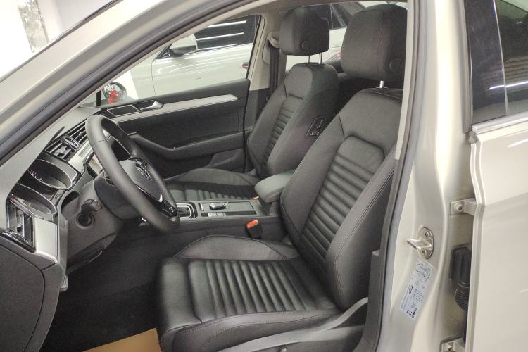 Used Volkswagen Magotan 2019 330TSI DSG Leading Model China VI Standard Left Front Seat