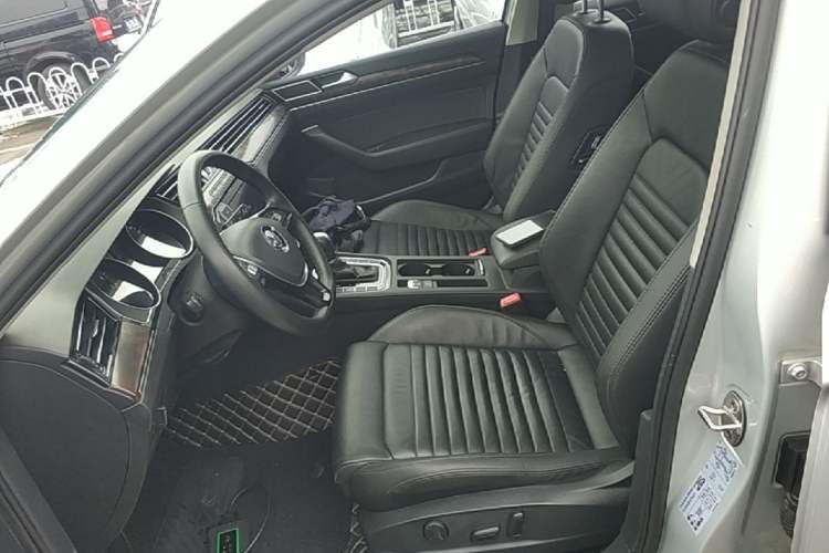 Used Volkswagen Magotan 2019 330TSI DSG Luxury Model China V Standard Left Front Seat