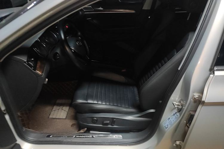 Used Volkswagen Magotan 2019 330TSI DSG Luxury Version China VI Standard Left Front Seat