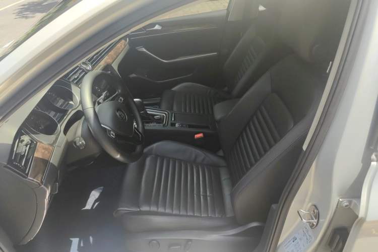 Used Volkswagen Magotan 2019 330TSI DSG Luxury Model China V Standard Left Front Seat