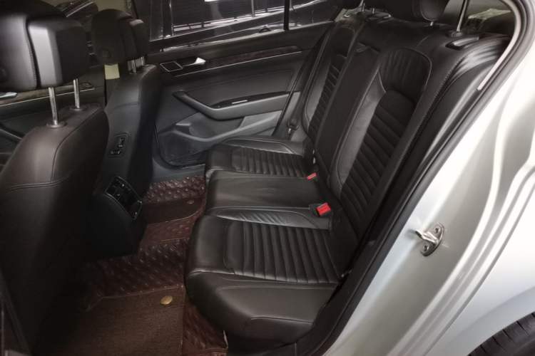 Used Volkswagen Magotan 2019 330TSI DSG Leading Model China VI Standard Left Rear Seat