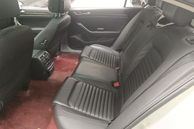 Used Volkswagen Magotan 2019 330TSI DSG Luxury Version China VI Standard Left Rear Seat