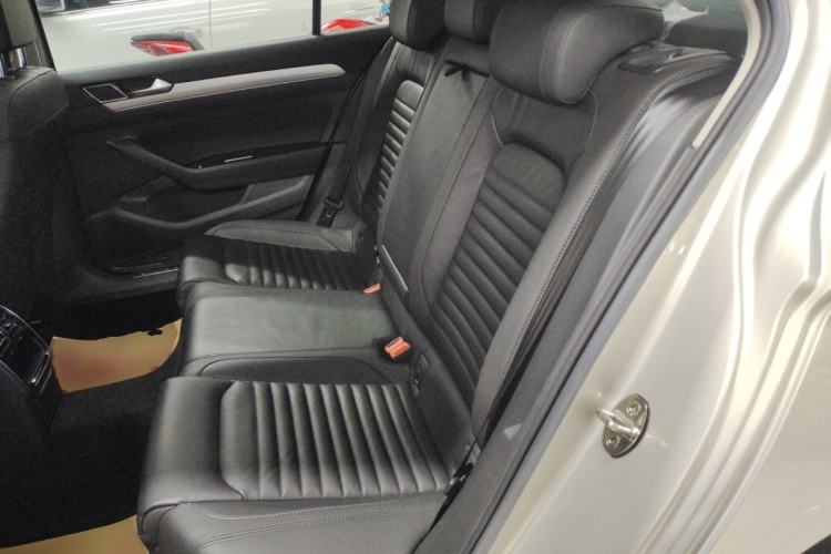 Used Volkswagen Magotan 2019 330TSI DSG Leading Model China VI Standard Left Rear Seat