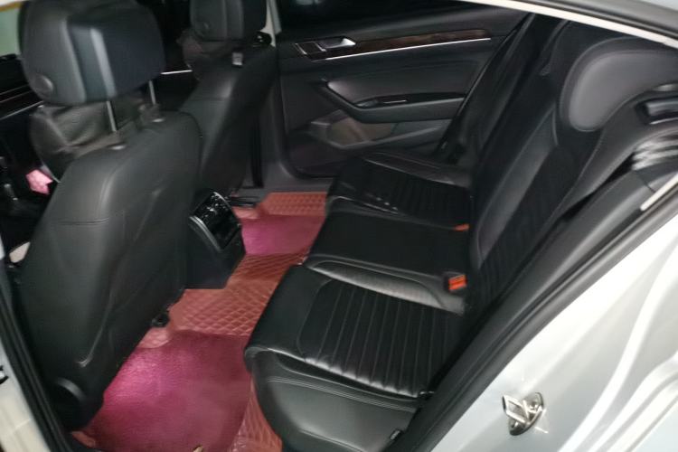 Used Volkswagen Magotan 2019 330TSI DSG Luxury Version China VI Standard Left Rear Seat