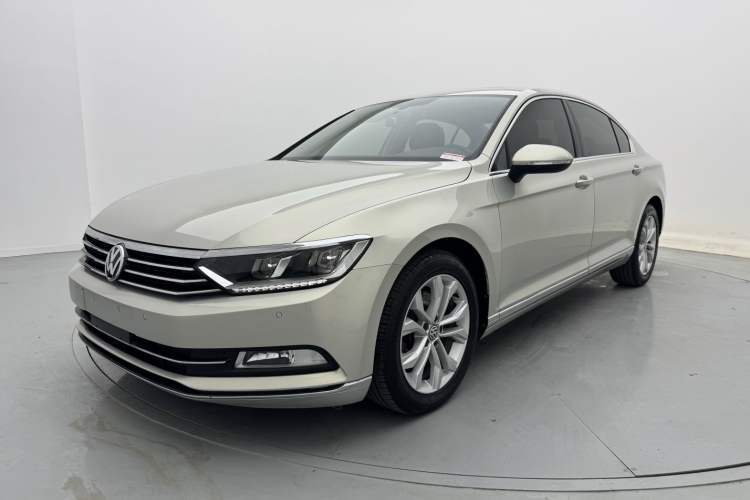 Used Volkswagen Magotan 2019 380TSI DSG Luxury Model China V Standard Guazi used car, China used car export, Used car for sale, Used  cars, Cheapest cars for sale