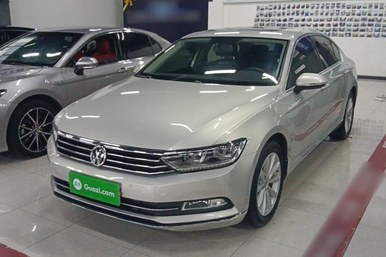 Used Volkswagen Magotan 2019 330TSI DSG Leading Edition China V Standard Guazi used car, China used car export, Used car for sale, Used cars, Cheapest cars for sale